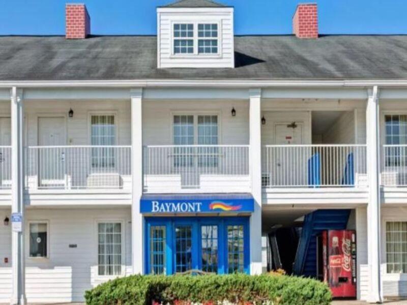 Baymont By Wyndham Sanford Hotel Exterior photo